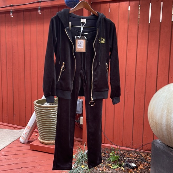 NWT velour black hooded crown embroidered trunk suit M - Picture 8 of 12